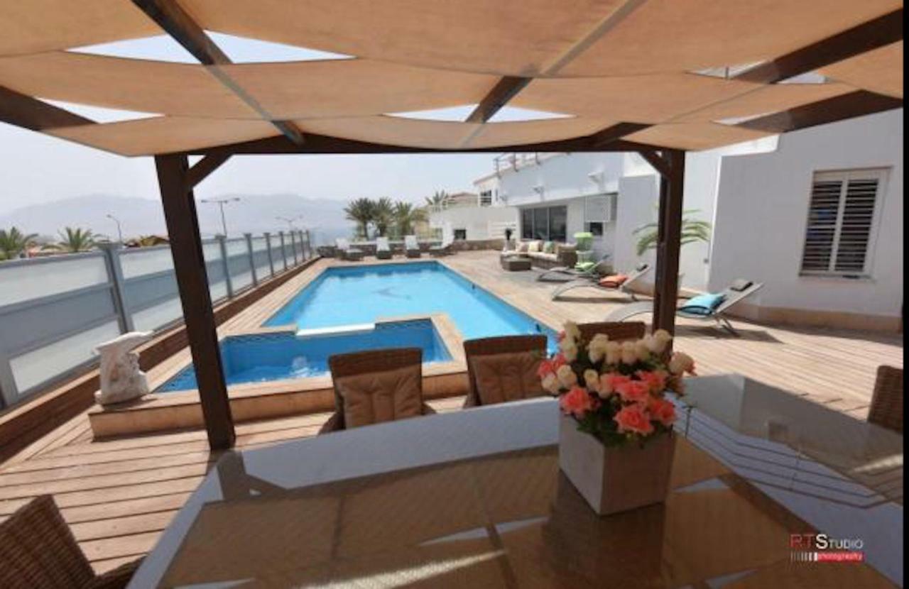 Villa With Heated Pool And Jacuzzi Sea View 300M Front Of The Beach Eilat Exterior photo